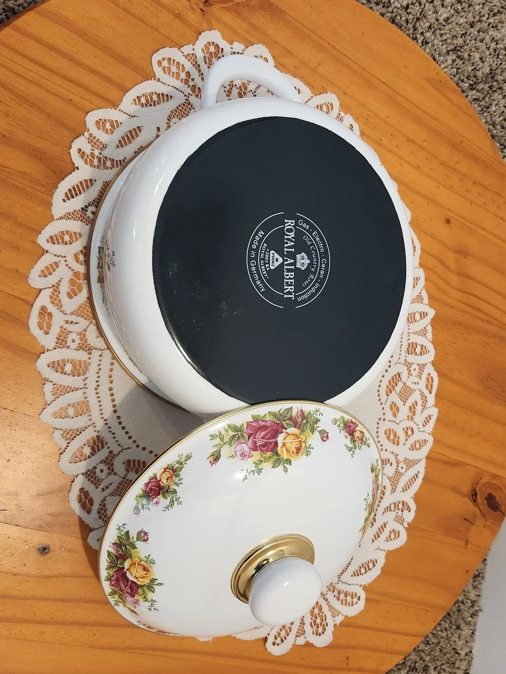 Royal Albert Old Country Roses Enamel Casserole Dish W/Lid NEW
